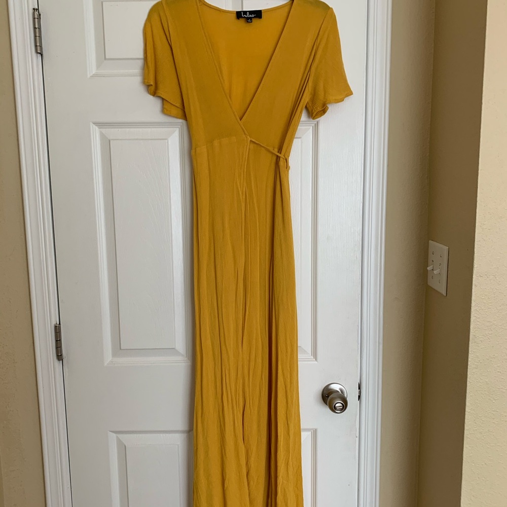 Mustard yellow maxi dress!